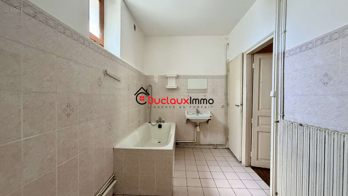 Immeuble Aurillac   Quartier de la Gare   Idéal investisseur - photo 21
