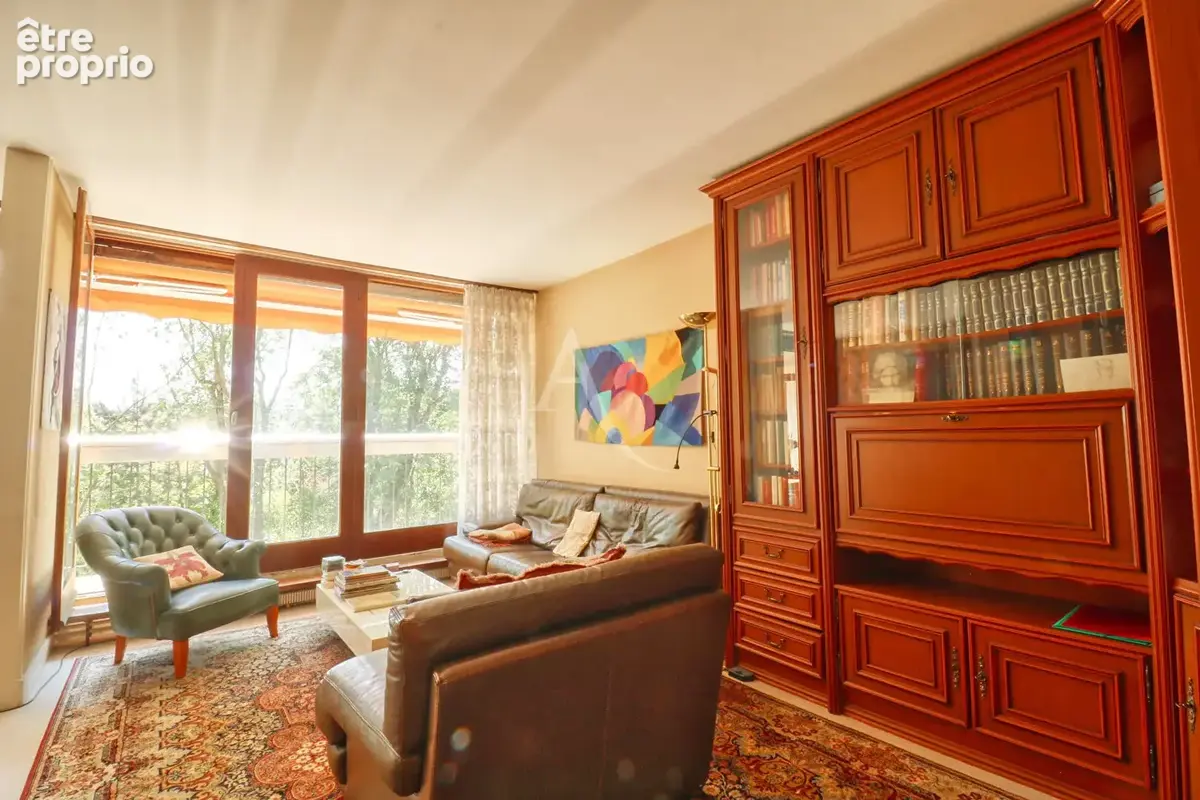 Appartement traversant 4 pièces 76 m² - Calme absolu au coeur d'une résidence familiale arborée - photo 3