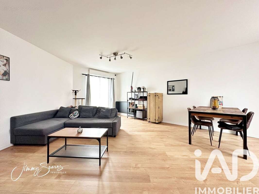 Photo 2 - Appartement à LIEUSAINT