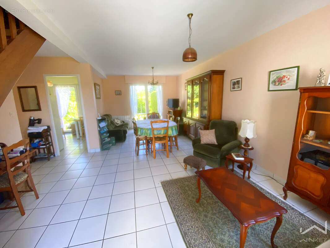 Maison de 85 m2 avec jardin - Centre Ville de Redon - - photo 4