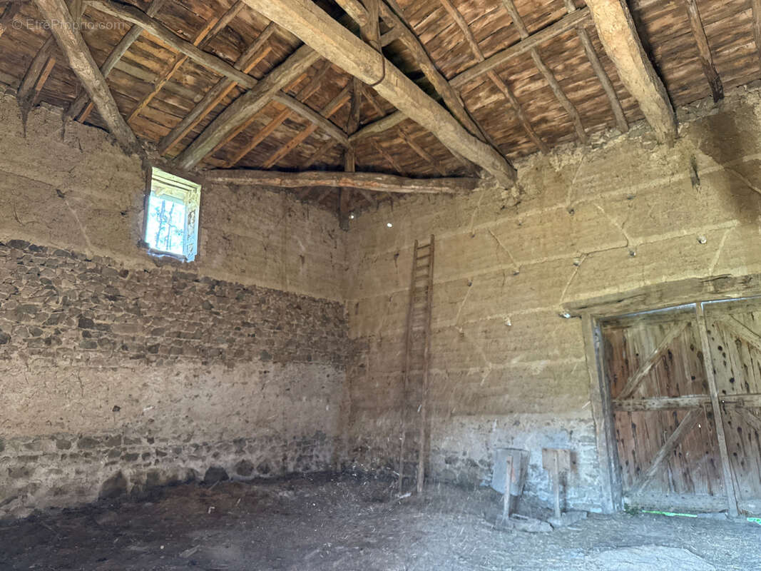 Maison à SAINT-MARTIN-LA-SAUVETE