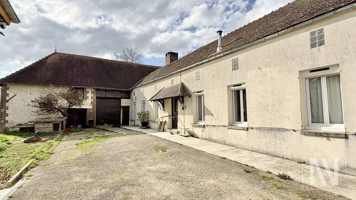 Maison à AUXON