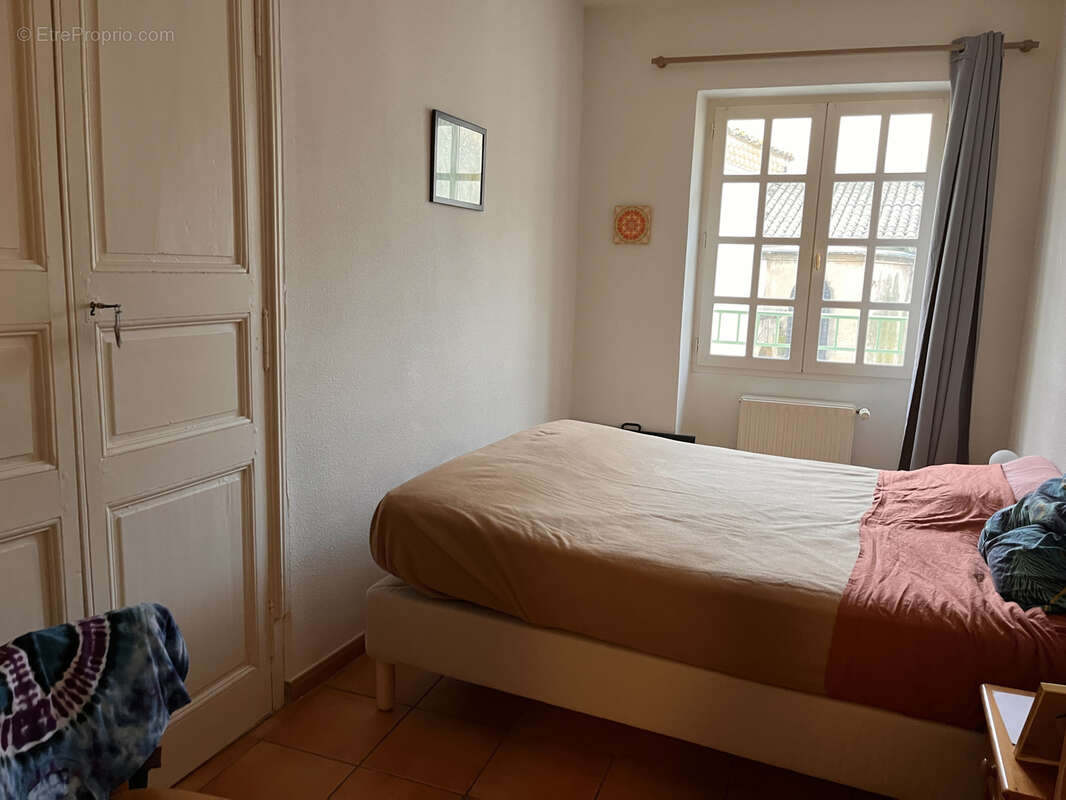 Immeuble de rapport à BEZOUCE, situé à 10 km à l'est de Nîmes, en plein centre du village. - photo 10
