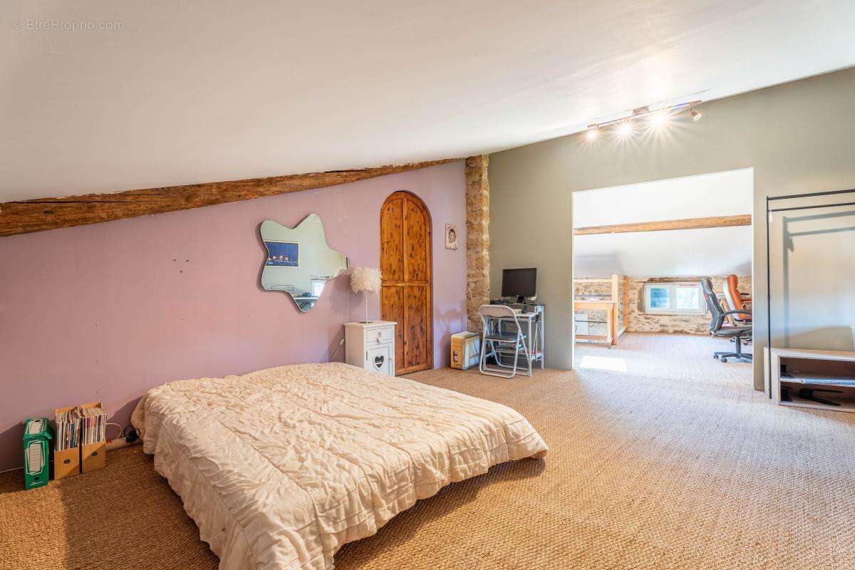 Maison à SAINT-GERMAIN-SUR-L&#039;ARBRESLE