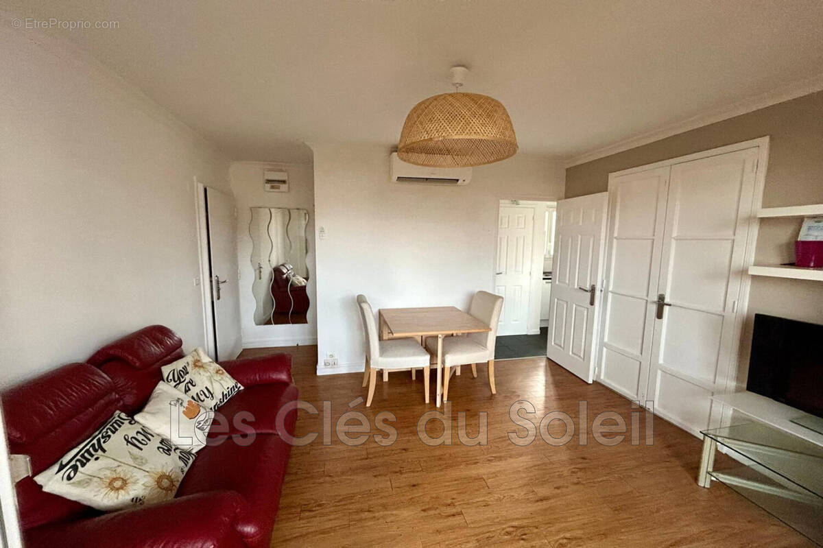 Appartement à SIX-FOURS-LES-PLAGES