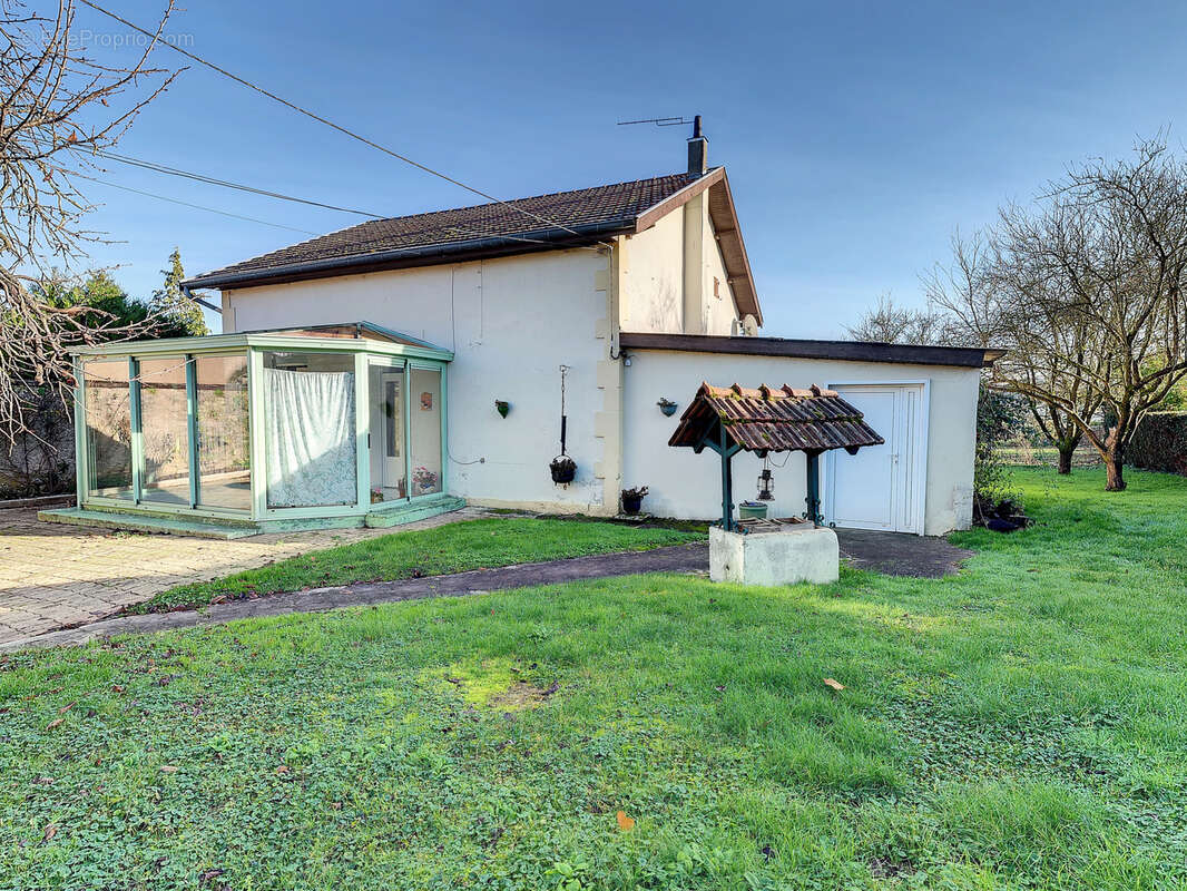 Maison à LES PAROCHES