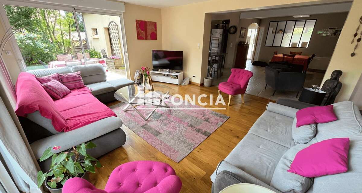 Maison à NOYEN-SUR-SARTHE