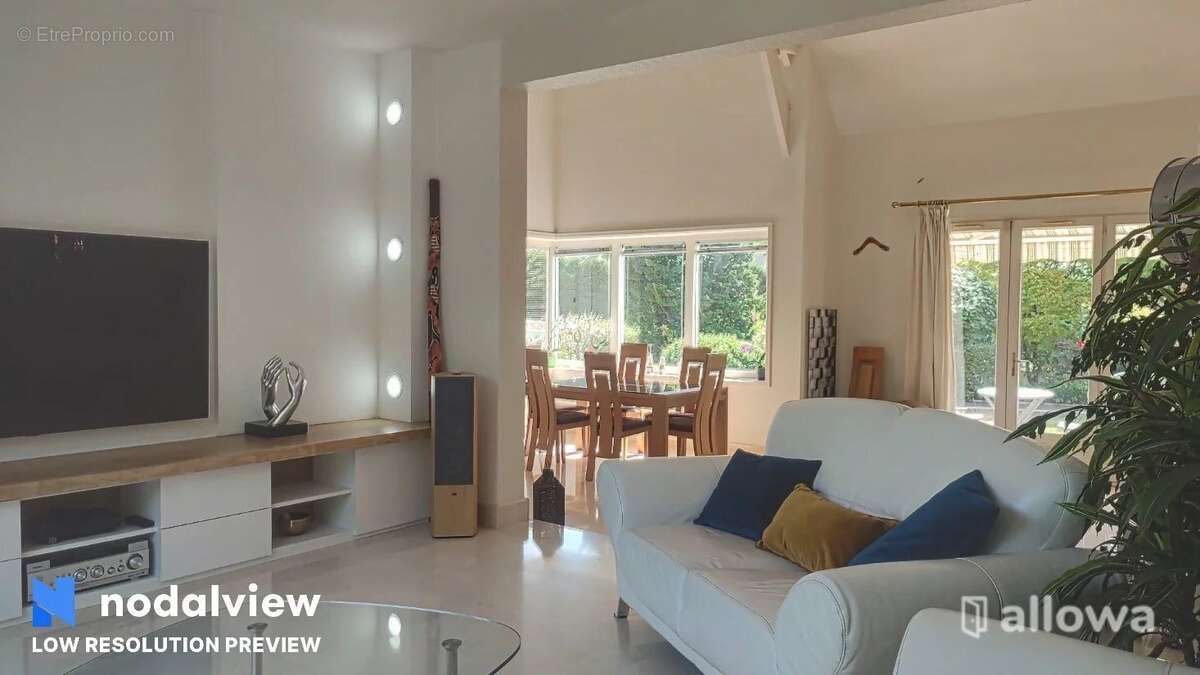 Maison à CHANTELOUP-LES-VIGNES