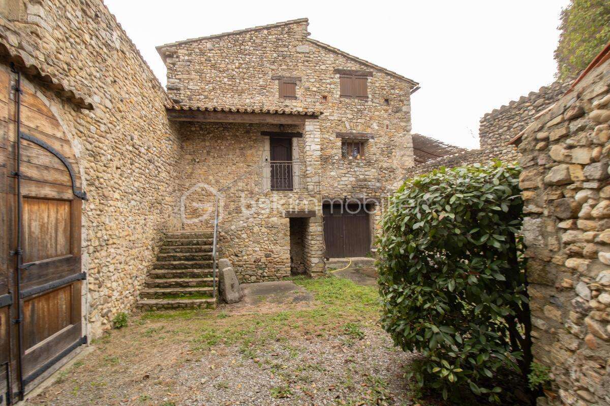 Maison à LEZAN