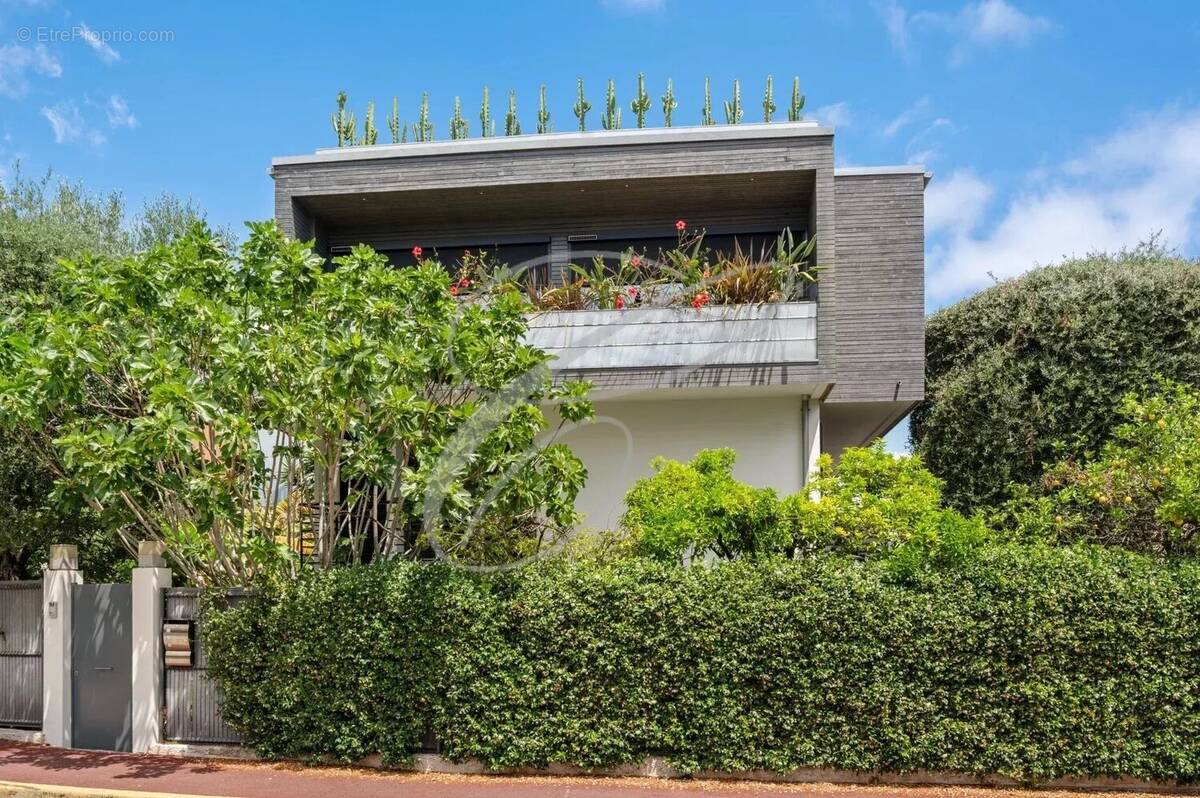 Maison à ROQUEBRUNE-CAP-MARTIN