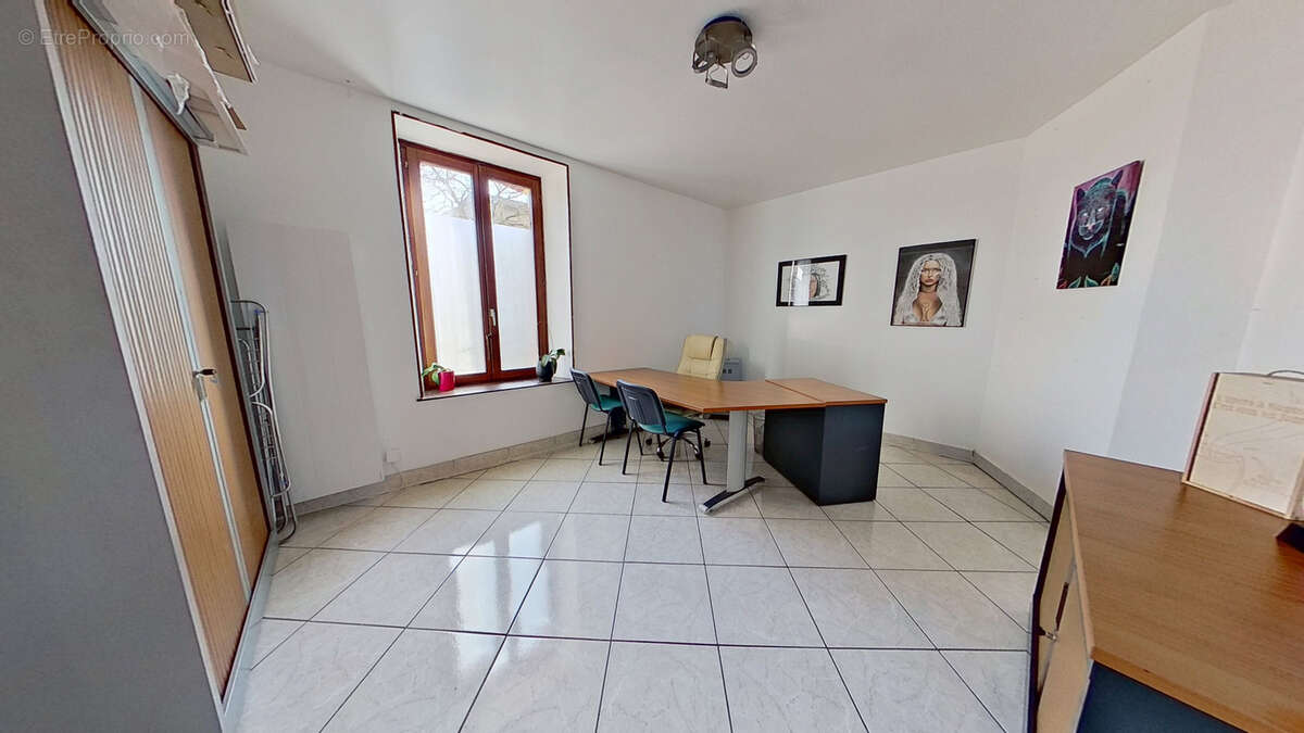 Maison à MONCEL-SUR-SEILLE