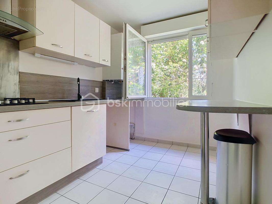 Maison de ville I 85m² I Serris bourg I Top emplacement - photo 3
