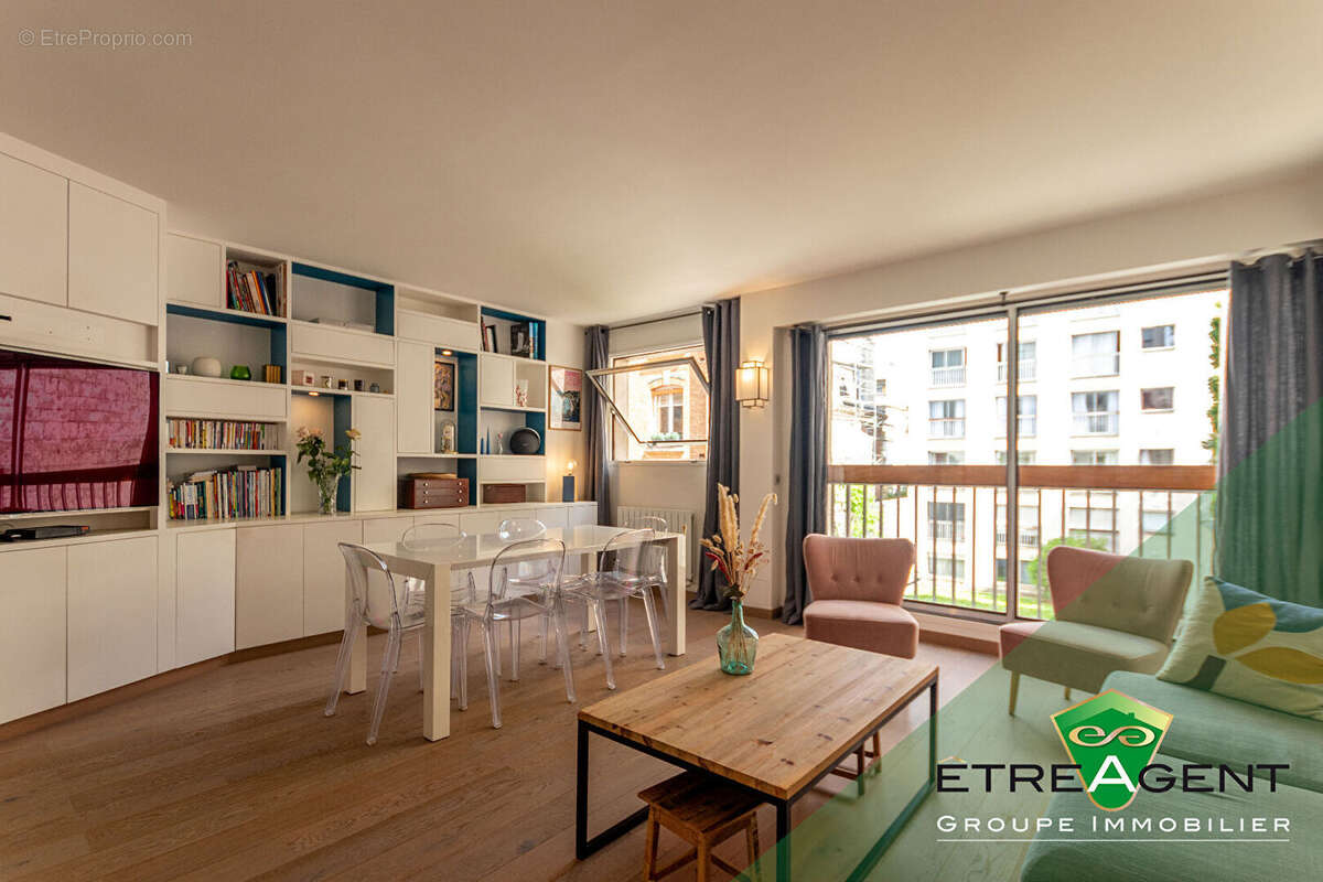 Appartement à PARIS-16E