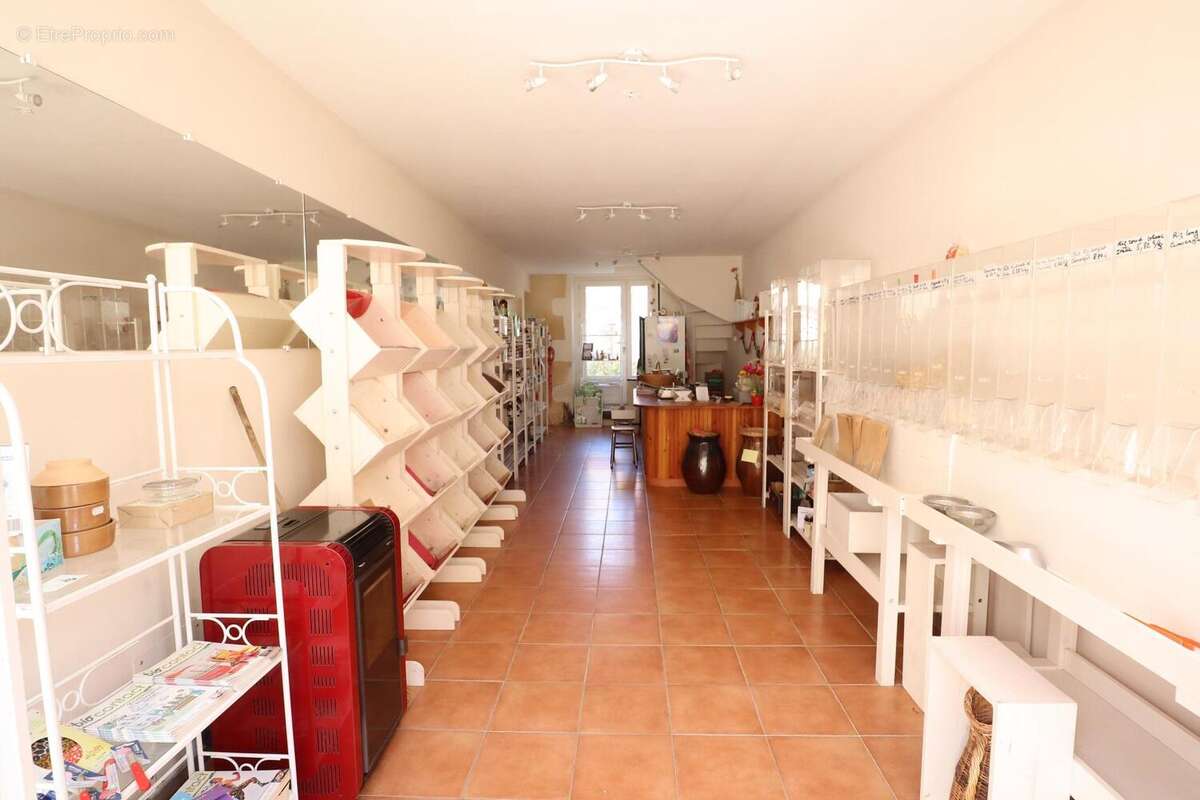 Photo 2 - Commerce à SAUZE-VAUSSAIS