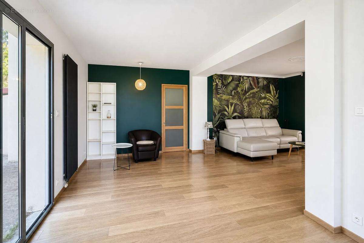 Un véritable havre de paix à 10 minutes des commodités – 160 m² - photo 5