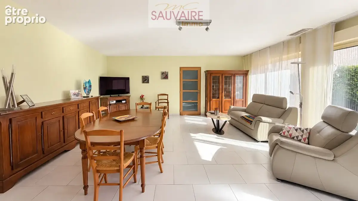 Belle maison de ville 217 m2   Grands volumes et espaces indépendants - photo 5