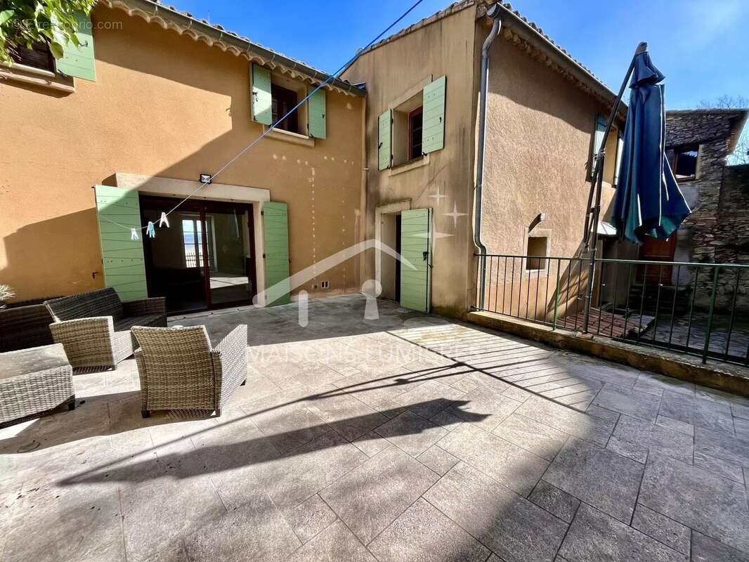 Maison à SAINT-SATURNIN-LES-APT