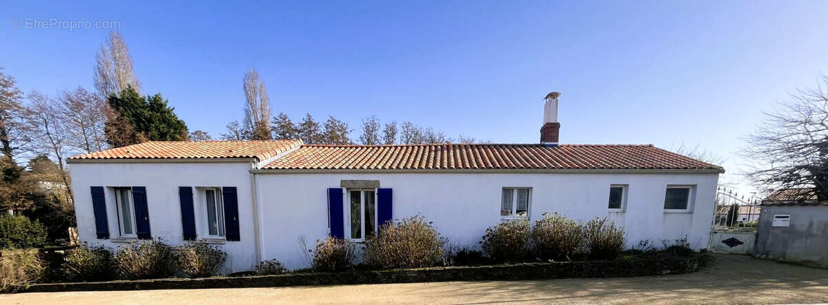 Maison à LE GIROUARD