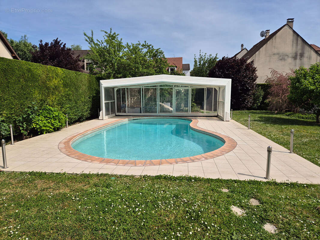 Maison à L'HAY-LES-ROSES