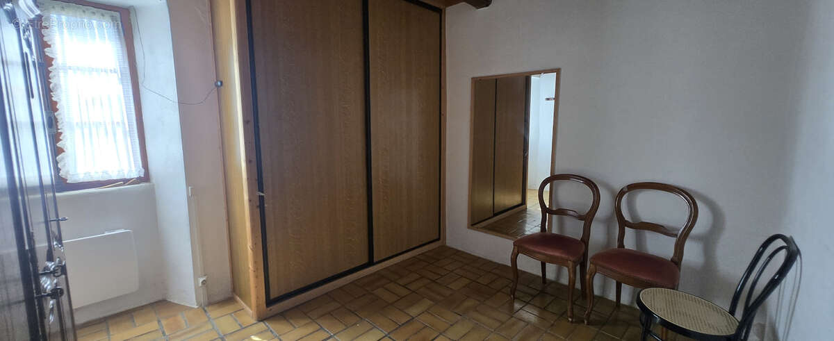 Maison à SAINT-MARTIN-LA-MEANNE