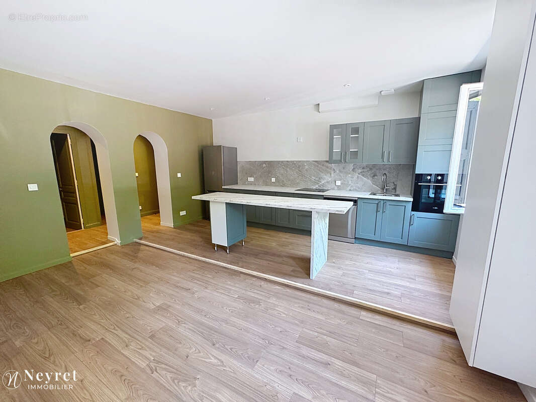 Appartement à SAINT-ETIENNE