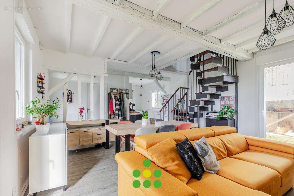 Maison à CHOISY-LA-VICTOIRE