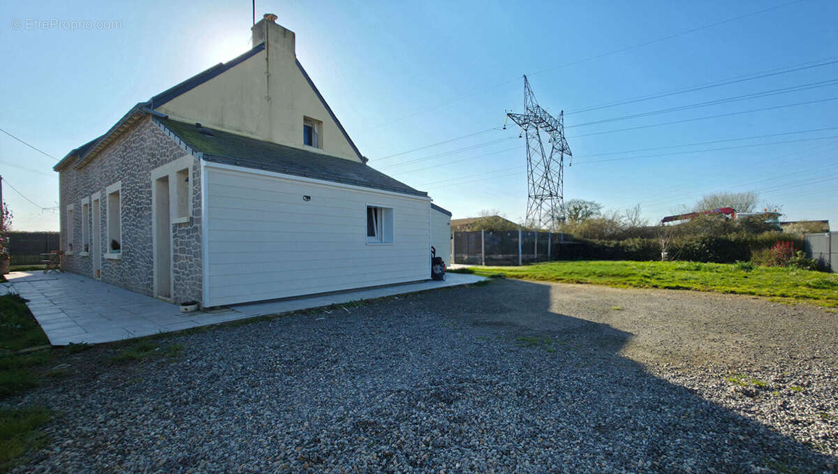 Grande maison familiale d'environ 135m² avec vie de plain-pied, jardin et piscine en campagne de Trignac - photo 18