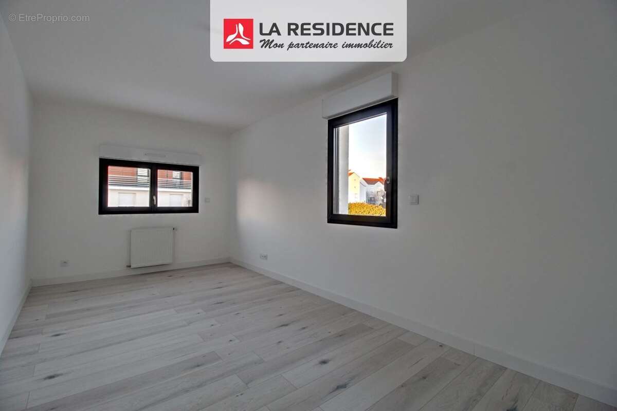 Maison 151 m² à Oissel  - photo 6