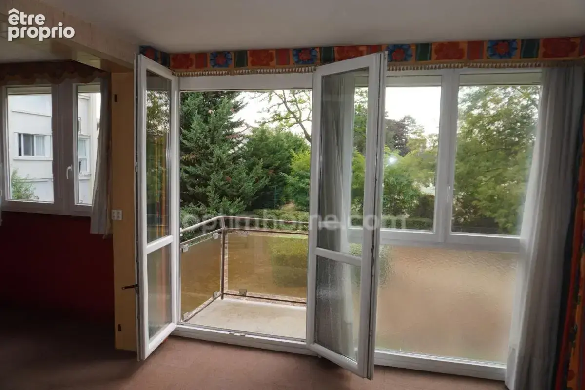 Appartement à vendre 4 pièces LE BOURGET (93) de 4 pièces / 2 chambres - 69 m2 - 223 000 € FAI - photo 3