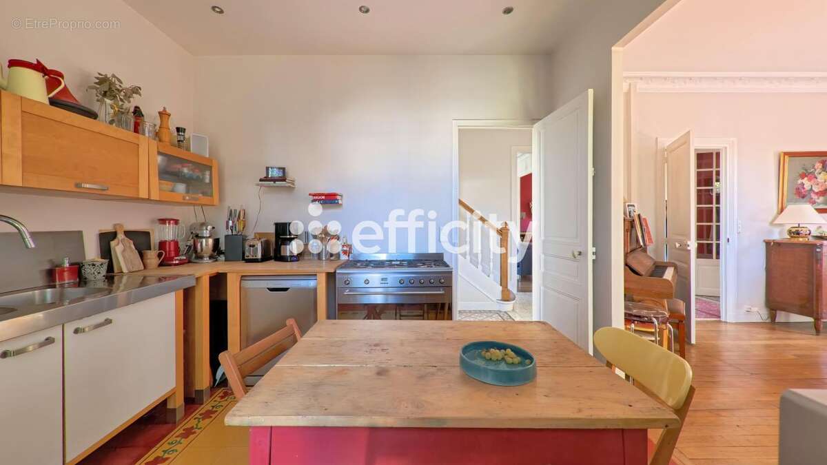 Maison à CHENNEVIERES-SUR-MARNE