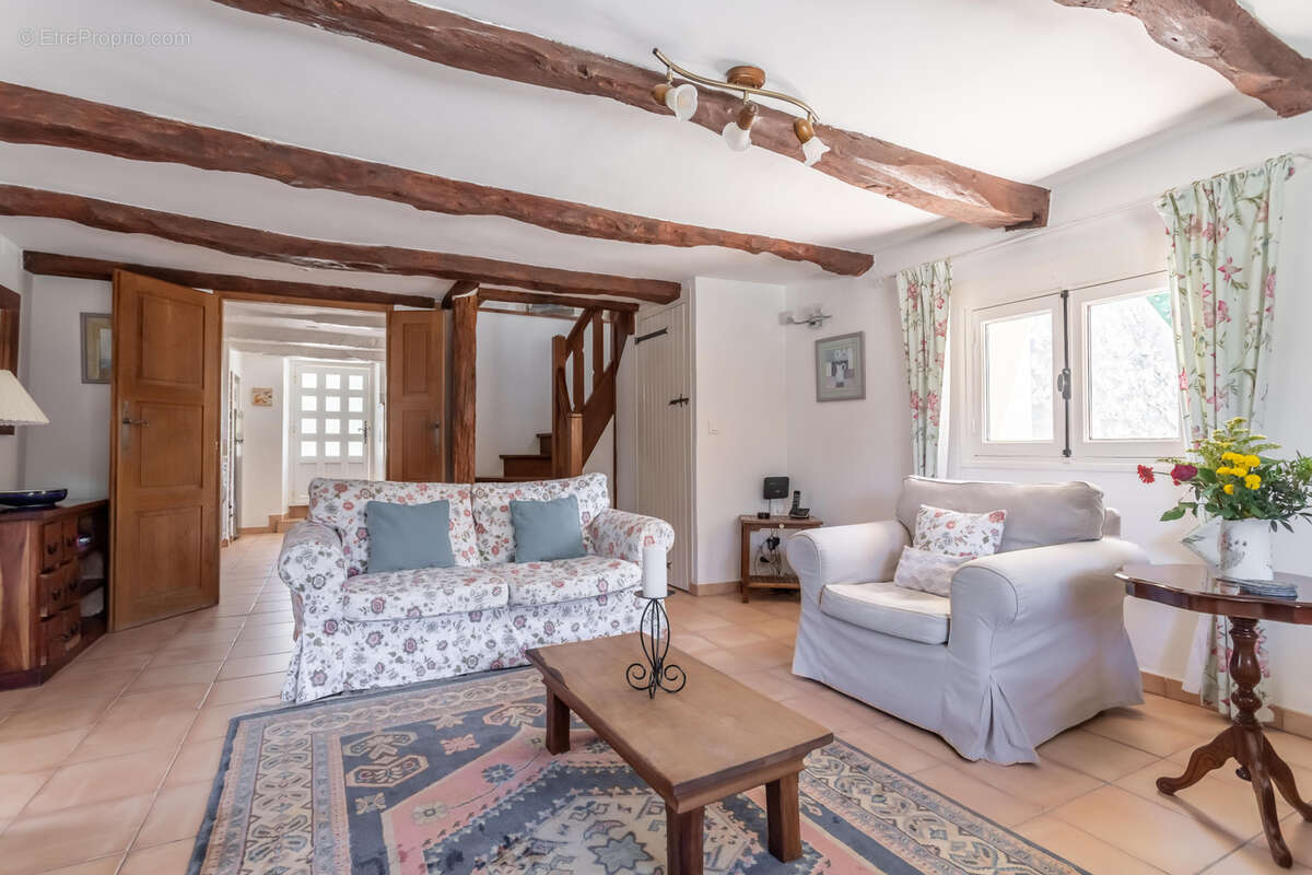 Maison à MONTAIGU-DE-QUERCY