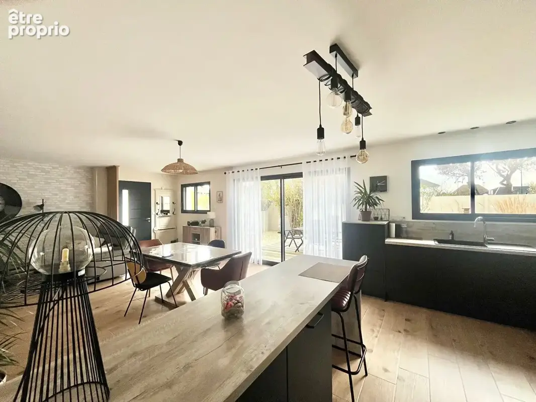 MAISON A VENDRE de 5 pièce(s) 100.36 m2 - véritable plain pied - orientée sud - terrasse grand garage fermé - photo 8