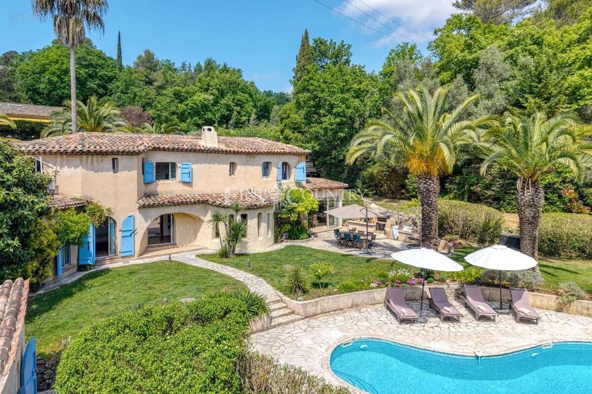Maison à VALBONNE