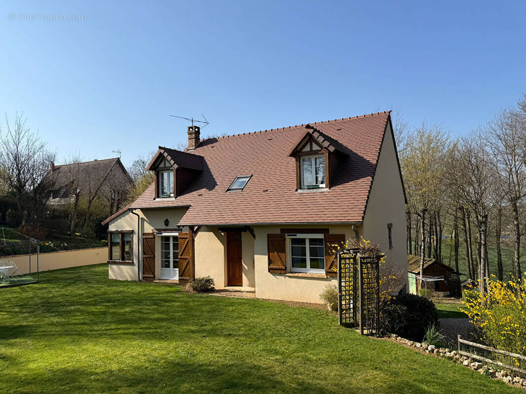 Maison à SAINT-LUBIN-DES-JONCHERETS