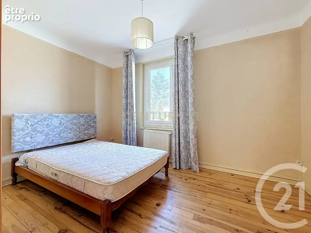 Maison 8 pièces 253 m² à vendre à Bourgoin-Jallieu (38300) - photo 7