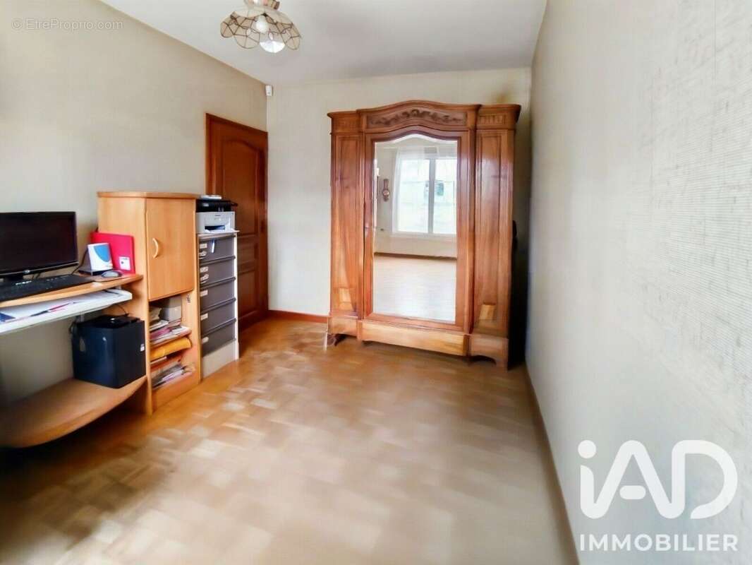 Maison 147 m² à Montrond-Les-Bains  - photo 7
