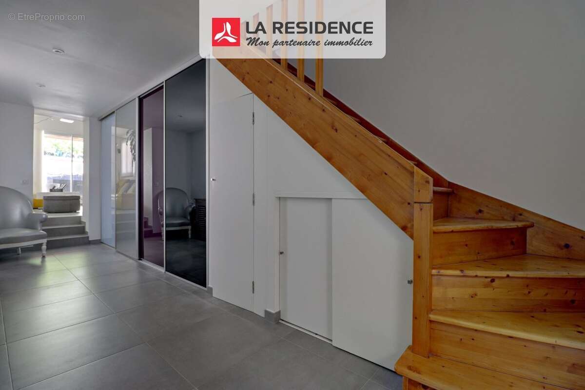 Maison 112 m² à Saint-Germain-En-Laye  - photo 6