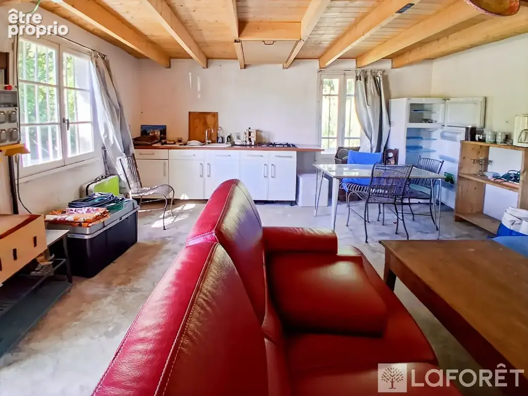 Beau terrain de loisirs avec maisonnette et étang - photo 10