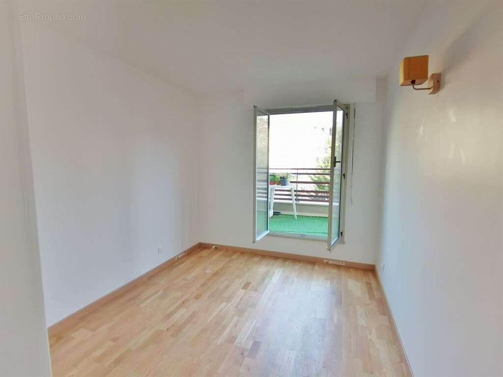 Appartement à PARIS-19E