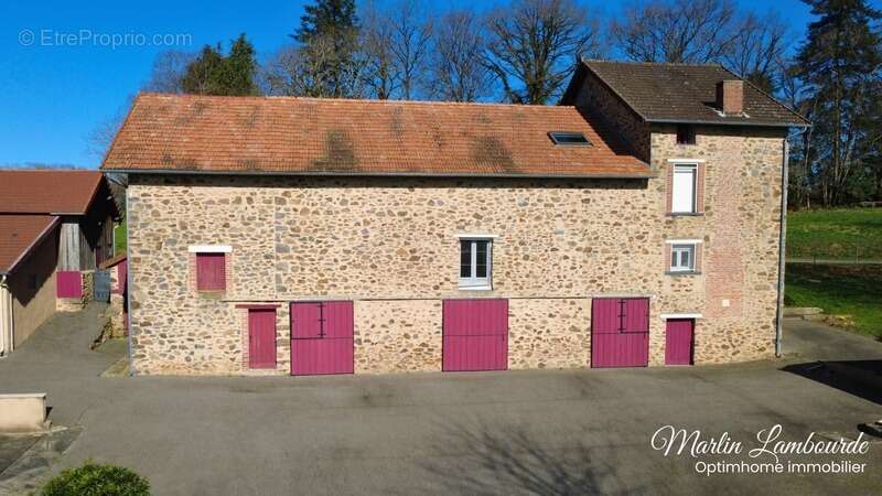 Maison à SAINT-LEONARD-DE-NOBLAT
