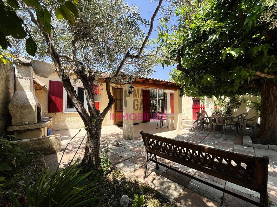 Maison à L'ISLE-SUR-LA-SORGUE