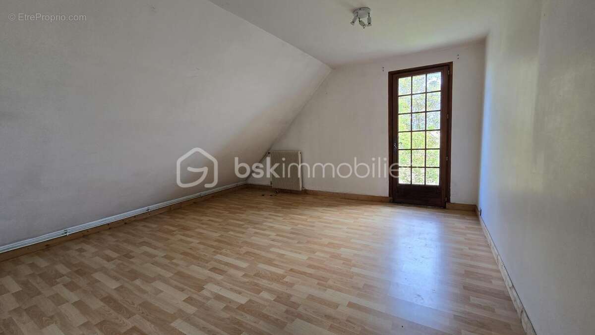 'Beau potentiel pour cette maison familiale de 4 chambres avec grand jardin' - photo 11