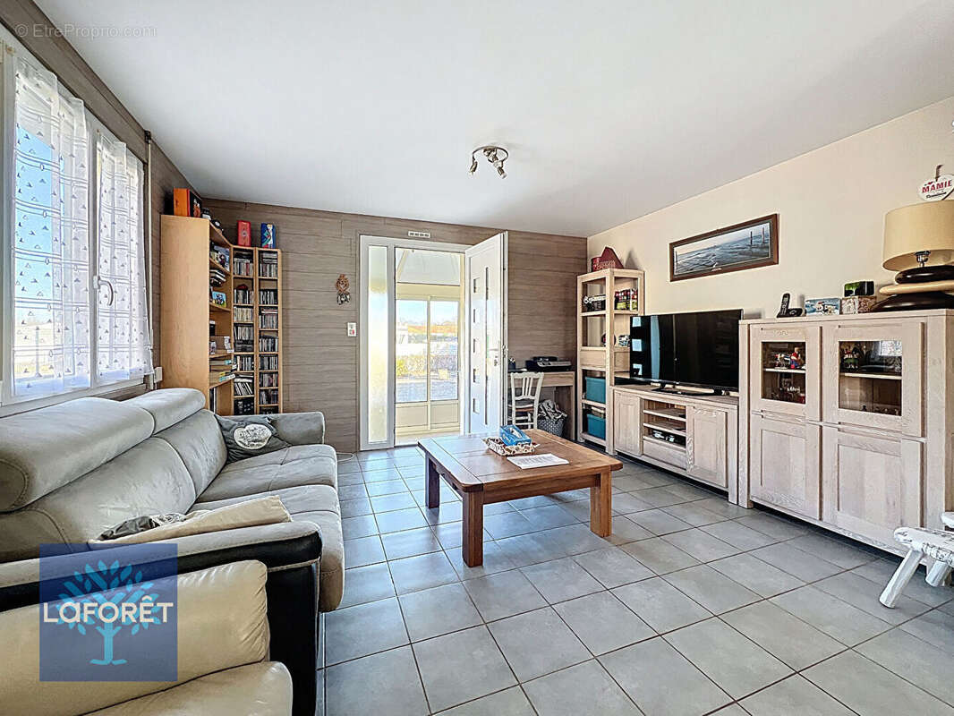 Maison à COMMEQUIERS