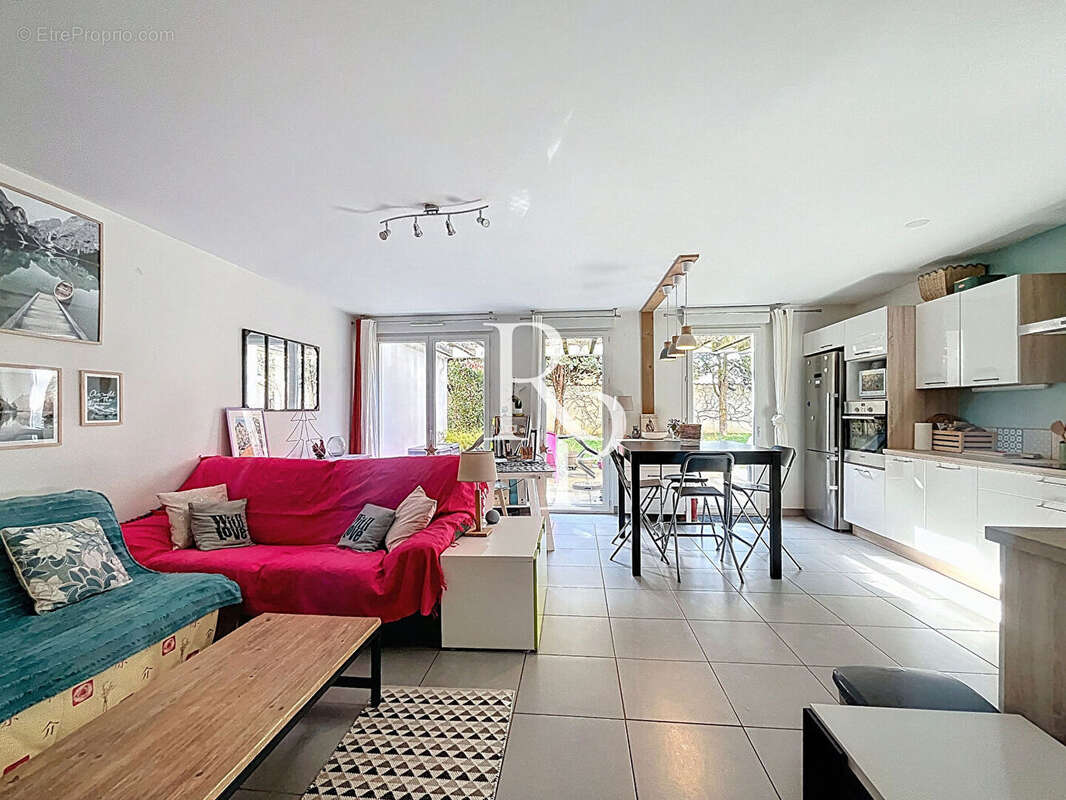 Appartement à CRAPONNE