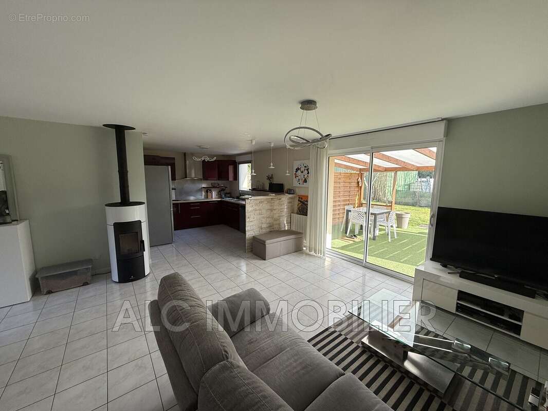 Maison à SAINT-VICTEUR