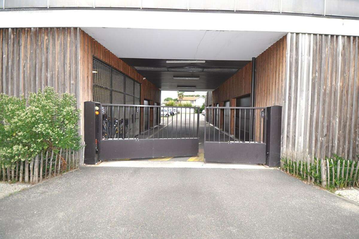 Parking à LA TESTE-DE-BUCH