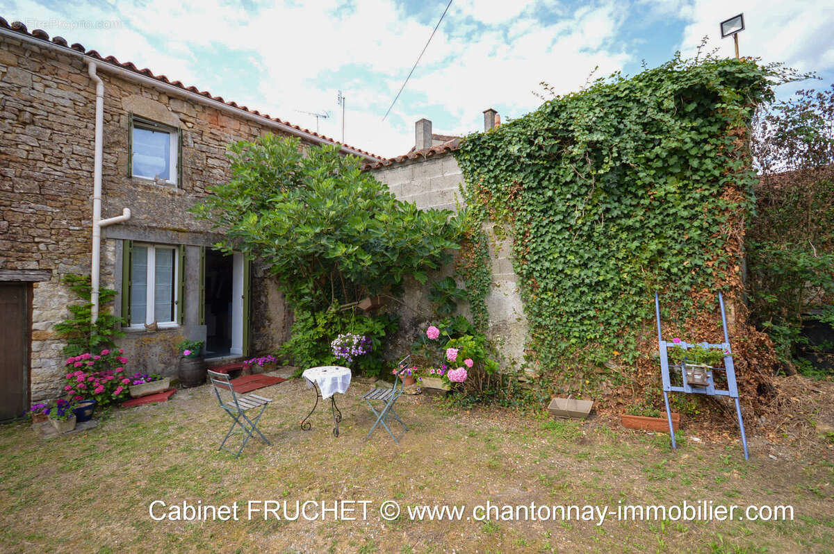 Axe chantonnay - mouilleron-saint-germain  - jolie maison de caractère - photo 13
