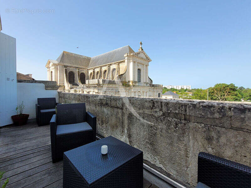 A vendre - Magnifique T2 bis avec terrasse et vue sur la Cathédrale Saint-Louis - photo 10