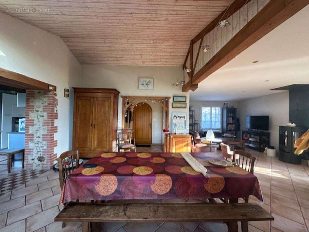 AUBIGNY-LES CLOUZEAUX, Longère 156 m², dépendance, 3569 m² terrain - photo 6