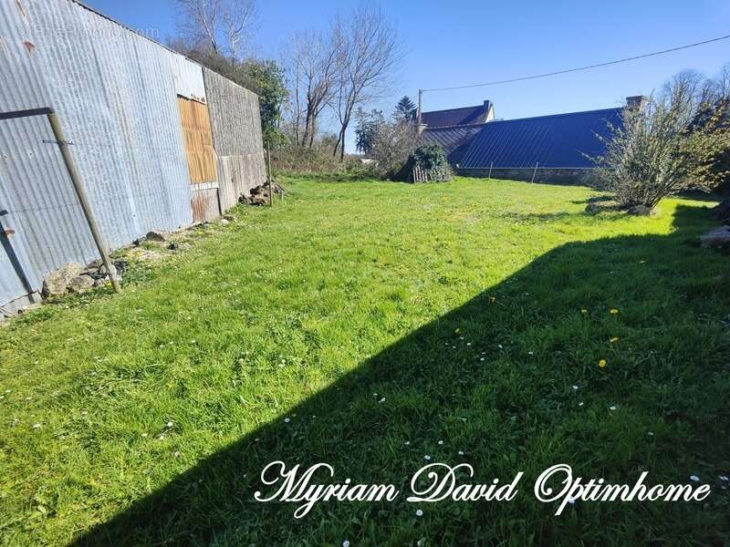 Maison à POULLAOUEN